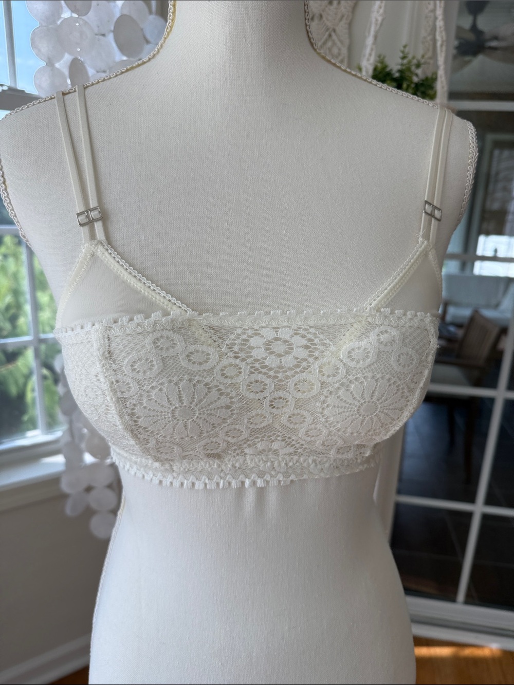 Delicate Lace Bralette - Ivory